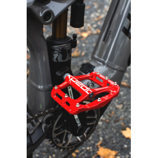 aluminum flat pedals Wolf Tooth Waveform Performance Nandog Pet Gear Mink Effects & Foot Switches Type:UR-2000 and a steel axle